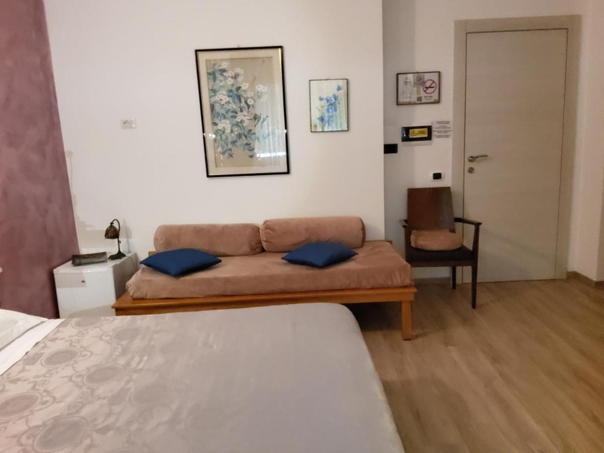 Annadia Sweet Home B&B Лидо-ди-Остия Экстерьер фото